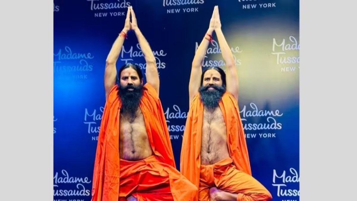 Madame Tussauds में लगा बाबा रामदेव का पुतला