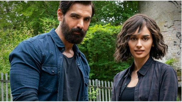  manushi chillar, john abraham