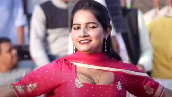 Haryanvi dancer, Sunita baby