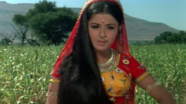  Moushumi Chatterjee, amitabh bachchan