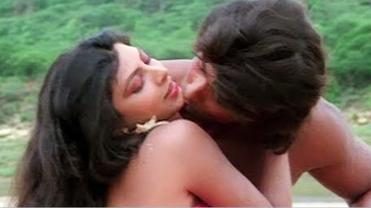 Tarzan girl Kimi Katkar director shoot her adult scene during film -Hindi  Filmibeat