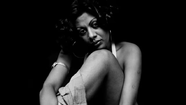 Protima bedi gave nude photoshoot for a magazine