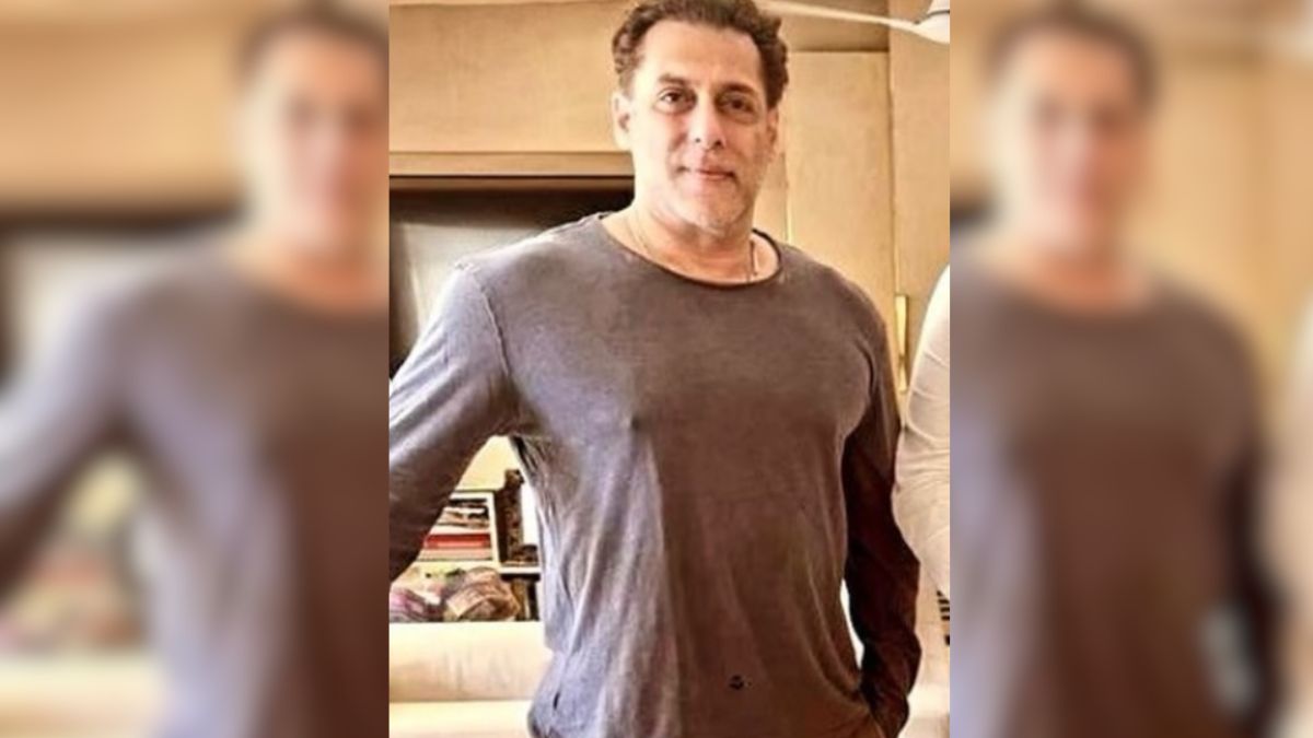 फटी टी शर्ट पहने नजर आए सलमान खान, फैन्स बोले- सिंपलीसिटी