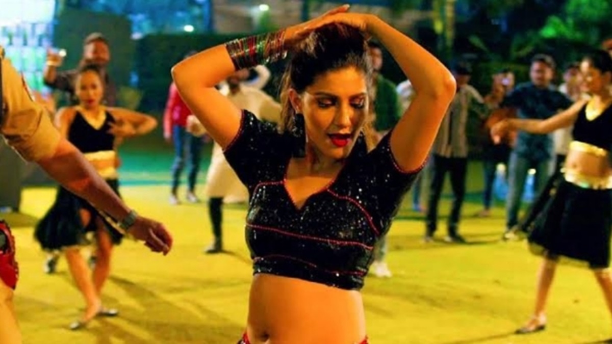 Haryanvi song sapna choudhary sexy video went viral on english medium
