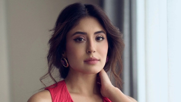 kritika kamra