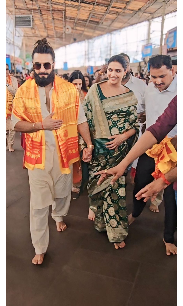Deepika Padukone Ranveer Singh Siddhivinayak Before Delivery