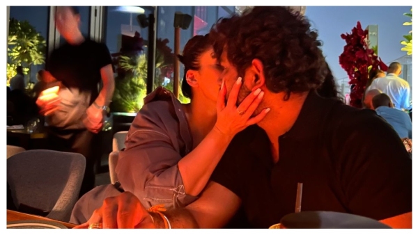 Nayanthara Vignesh Lip lock