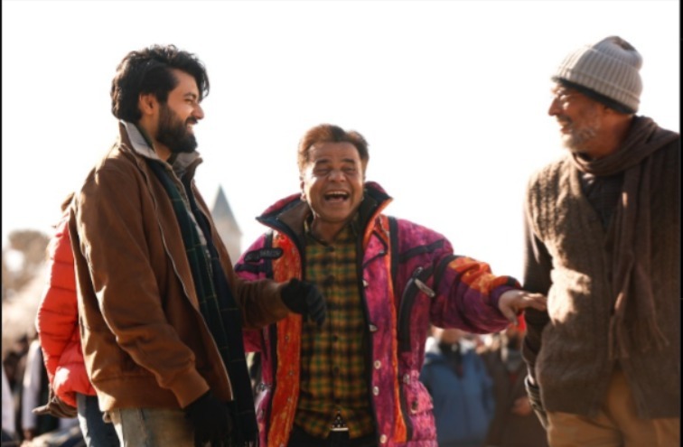 वनवास BTS: नाना पाटेकर, उत्कर्ष शर्मा और राजपाल यादव के हंसी से भरे खास पल की देखें झलक!