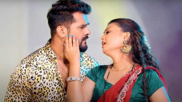 Bhojpuri New Song: खेसारी लाल का नया गाना 'मार तिया लाइन' रिलीज, भौजी संग करते दिखे जबरदस्त डांस