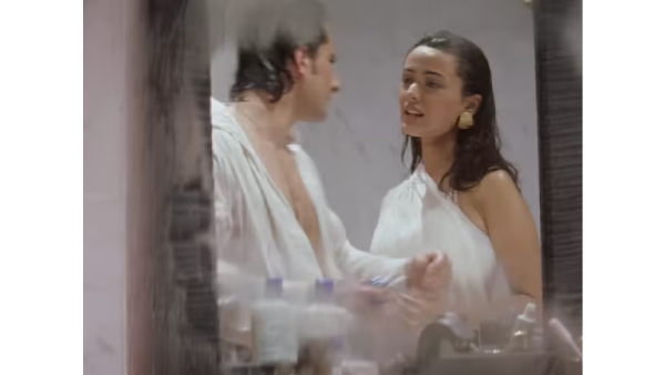 Saif Ali Khan Namrata Shirodker Bathroom Song