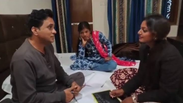 Sanoj Mishra Teaching Monalisa
