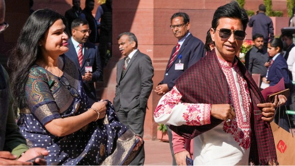 Kumar Vishwas Wife Manju Sharma