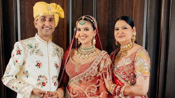 Kumar Vishwas Wife Manju Sharma