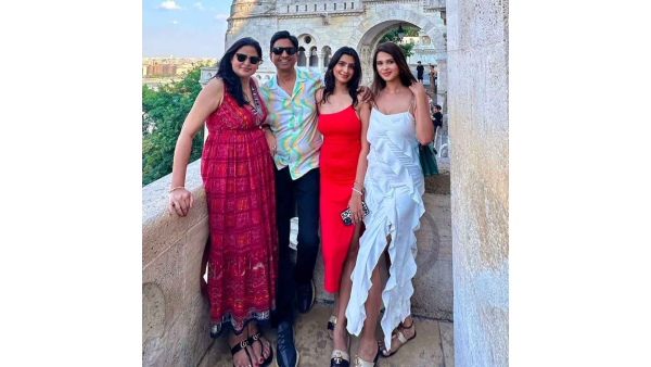 Kumar Vishwas Wife Manju Sharma Western Looks