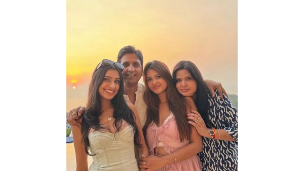 Kumar Vishwas Wife Manju Sharma Western Looks