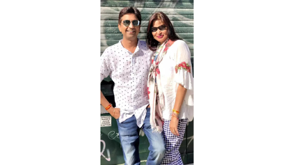 Kumar Vishwas Wife Manju Sharma Western Looks
