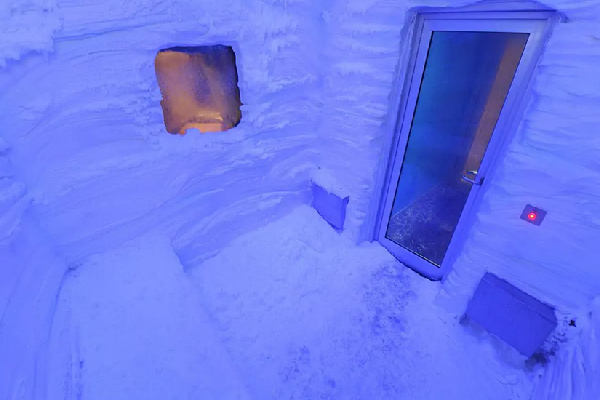 Nita Mukesh Ambani Anitlia AC Technique