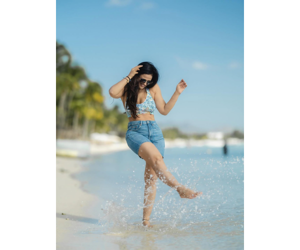 Shweta Tiwari Bikini Photos
