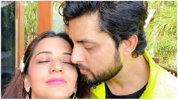 Monalisa Romantic Photos