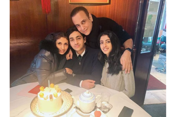 Shweta Bachchan Romantic Photos With Husband