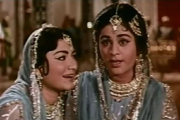 Minoo Mumtaz real life brother