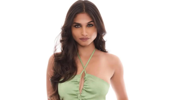 Kashish Kapoor On Cricketer Kashish Kapoor On Cricketer