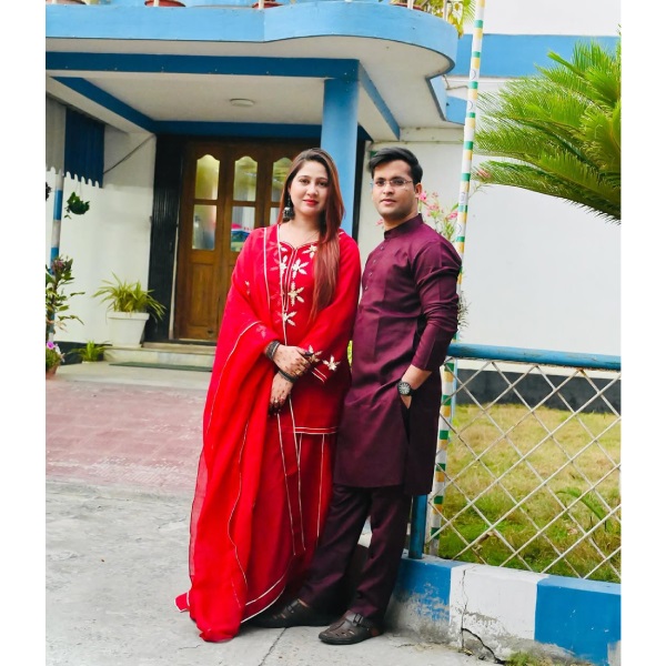 IPS Officer Ansar Shaikh Wife Waiza Ansari