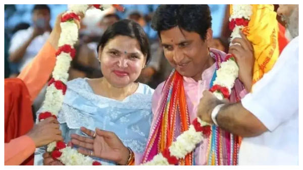 Kumar Vishwas Wife Manju Sharma Resignation