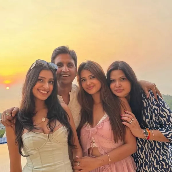 Kumar Vishwas Wife Manju Sharma Western Looks Kumar Vishwas Wife Manju Sharma Western Looks