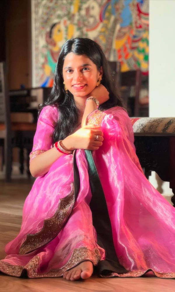 Maithili Thakur Education