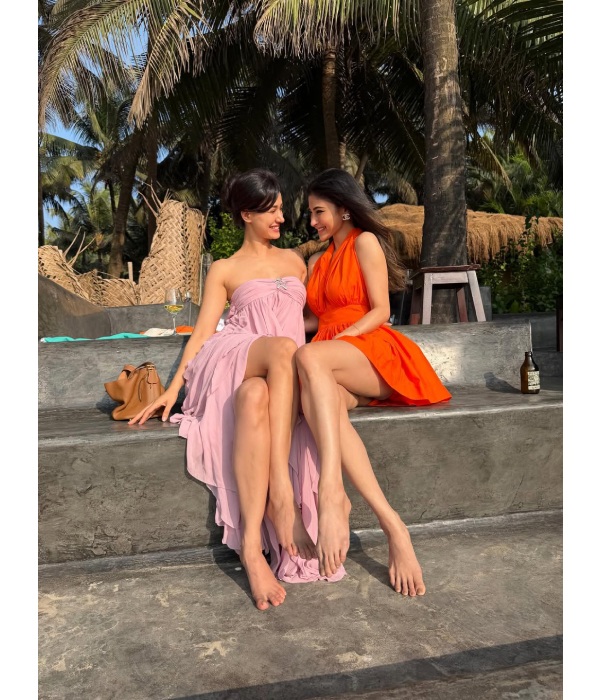 Disha Patani Mouni Roy New Year Vacation