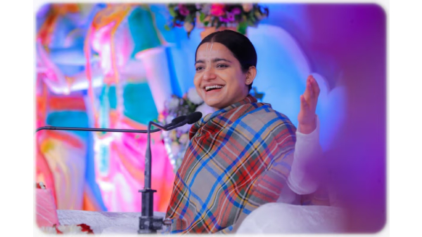 Jaya kishori Vs Devi Chitralekha Fees Jaya kishori Vs Devi Chitralekha Fees