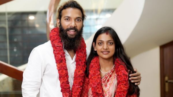 mahakumbh viral girl Monalisa