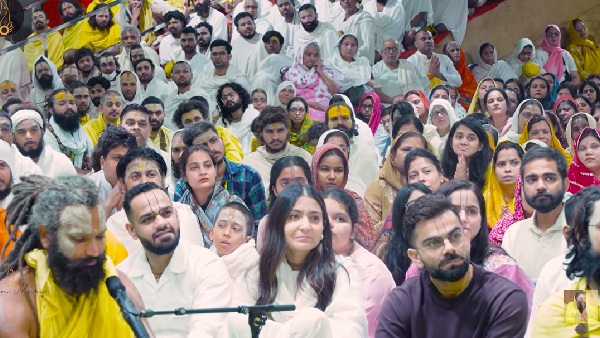 Virat Kohli Anushka Sharma Meet Premanand Ji Maharaj