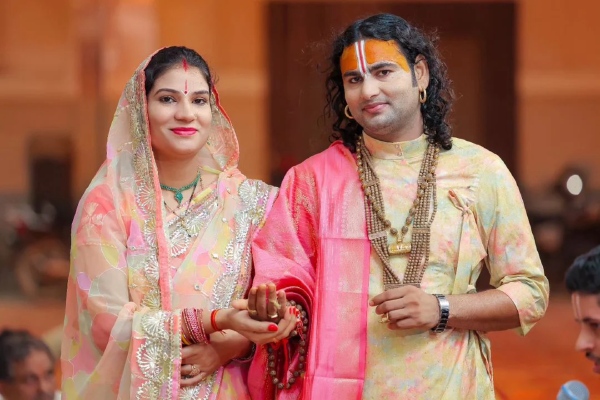 Anirudhacharya Maharaj Love Story Anirudhacharya Maharaj Love Story