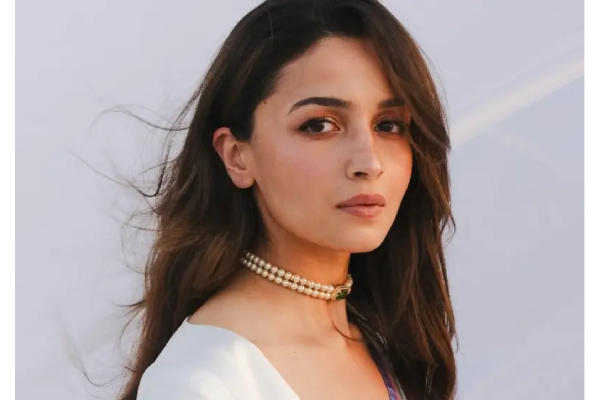 Alia bhatt Fees