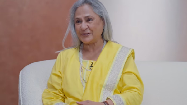 Jaya Bachchan Change Her Pads In Bushes