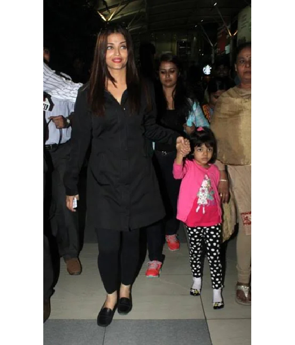 Aishwarya Rai Black Clothes Astrology