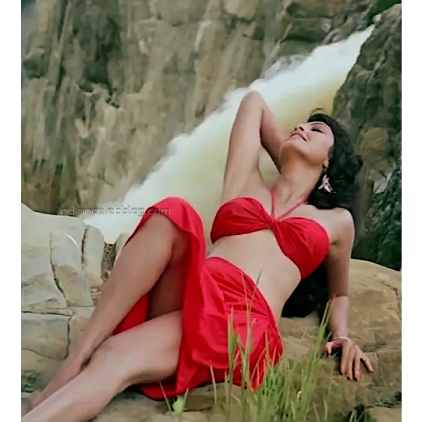Kimi Katkar Bold Scenes