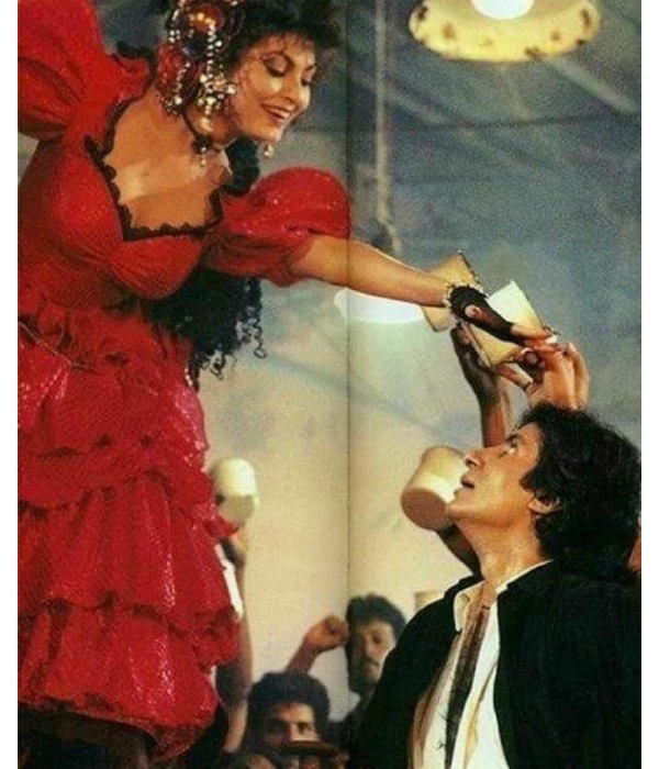 Kimi Katkar Bold Scenes