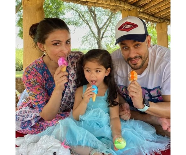 Soha Ali Khan Public Harassment Soha Ali Khan Public Harassment