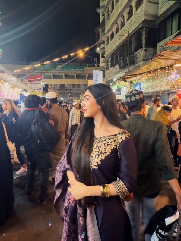 simran khan simran khan
