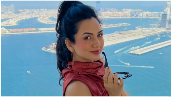 Akanksha Chamola Akanksha Chamola