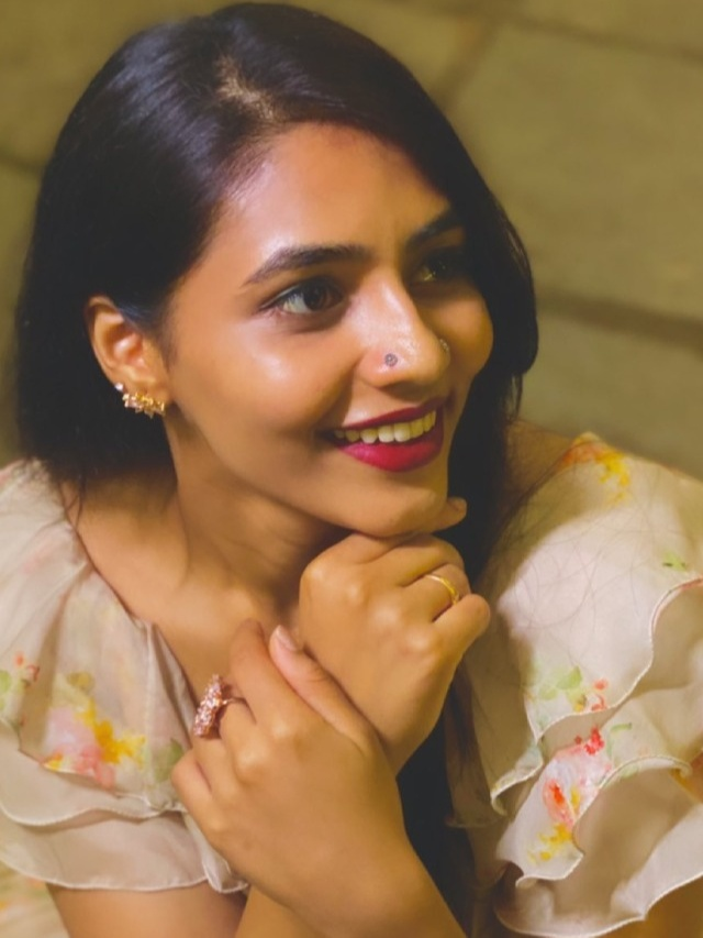 Kantara Actress Sapthami Gowda Age Biography Family Films More