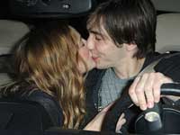 Drew Barrymore and Justin Long kissing
