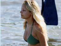 Nicole Richie with her baby bump