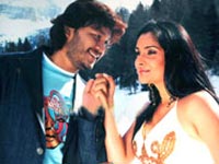 Still from Bombaat Still from Bombaat