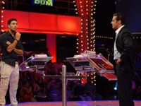 Yuvraj Singh and Salman on the sets of 10 Ka Dum