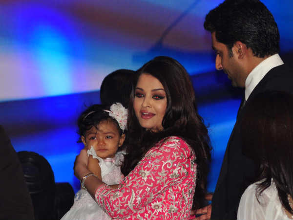 Aishwarya With Daughter And Hubby