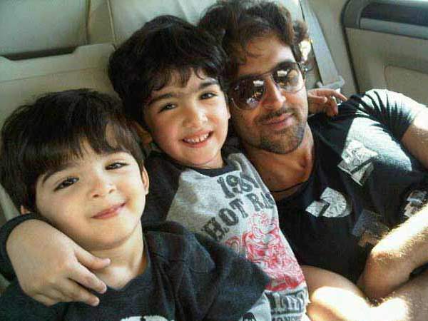Hrithik With His Kids
